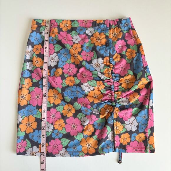 Nasty Gal NWT Tropical Hawaiian Floral Ruched Bodycon Mini Skirt Size 8 - Picture 4 of 8